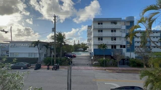 Real estate property located at 7830 Dickens Ave #203, Miami-dade, Dickens Gardens Condo, Miami Beach, FL
