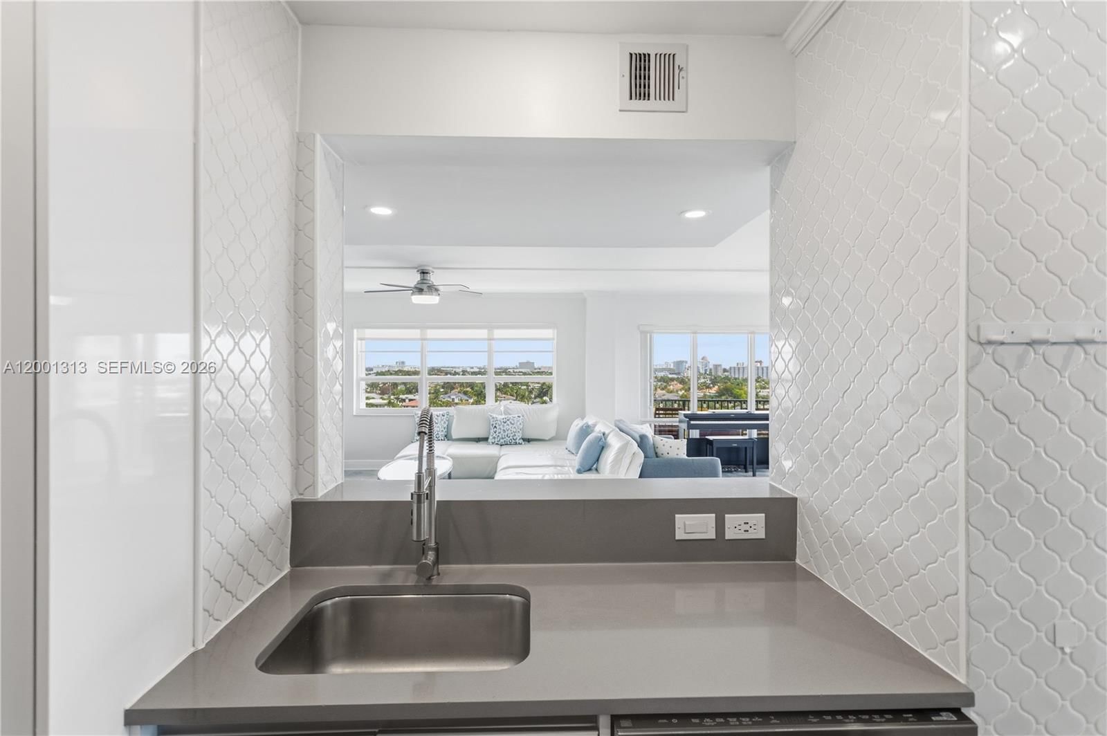 Real estate property located at 340 Sunset Dr #1210, Broward, Essex Tower Condo, Fort Lauderdale, FL