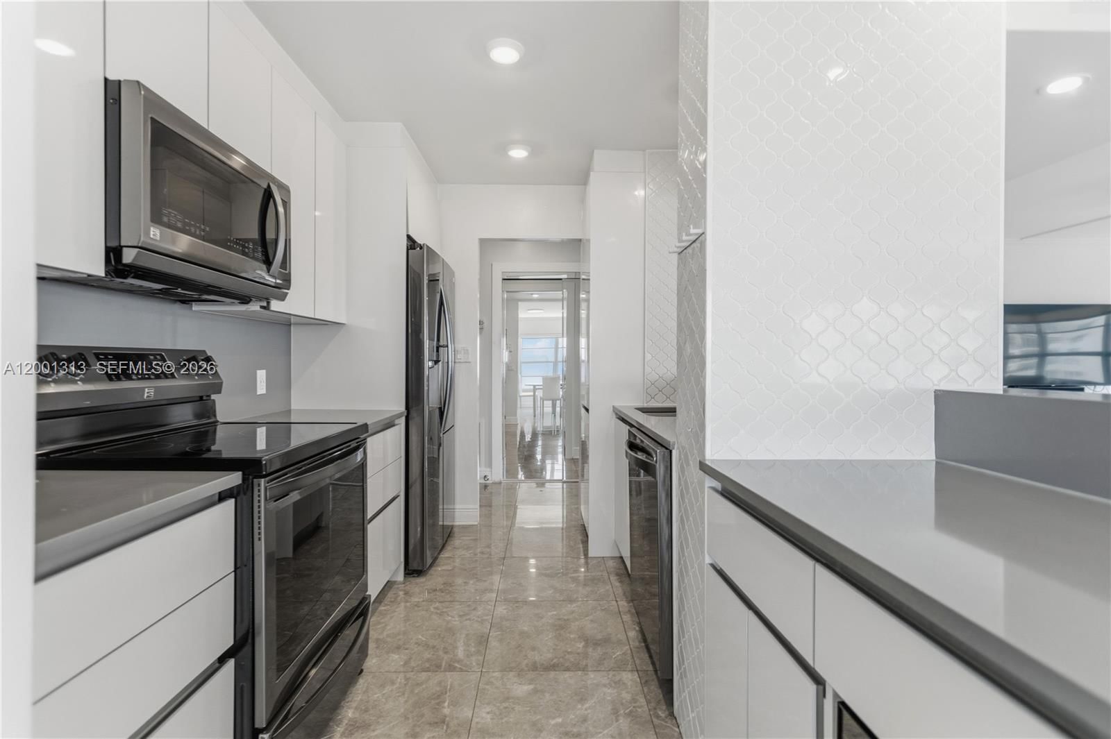 Real estate property located at 340 Sunset Dr #1210, Broward, Essex Tower Condo, Fort Lauderdale, FL