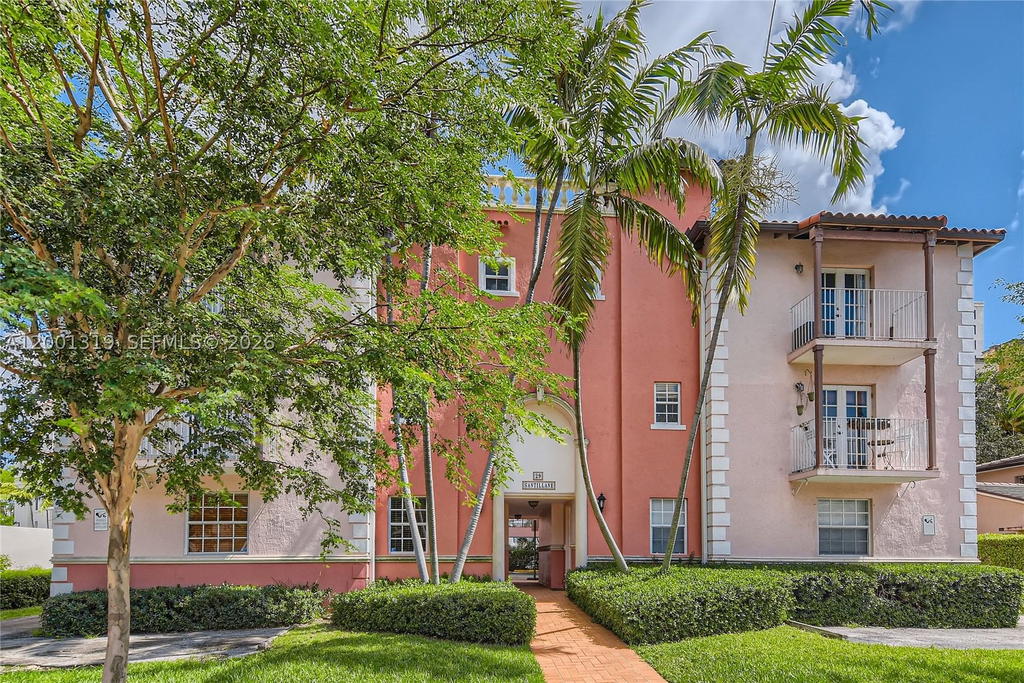 Real estate property located at 29 Santillane Ave #2, Miami-dade, 29 Santillane Avenue Cond, Coral Gables, FL