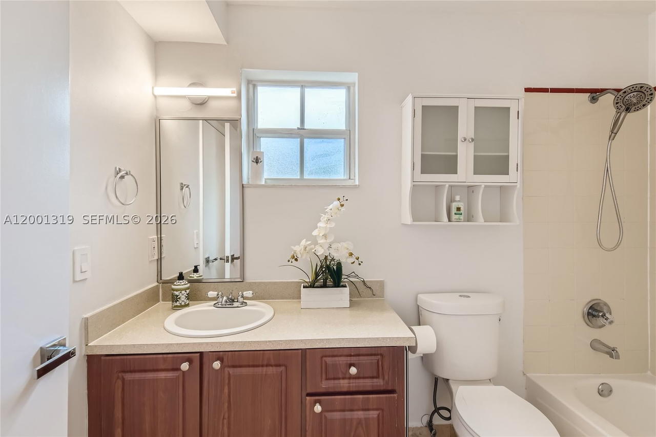 Real estate property located at 29 Santillane Ave #2, Miami-dade, 29 Santillane Avenue Cond, Coral Gables, FL