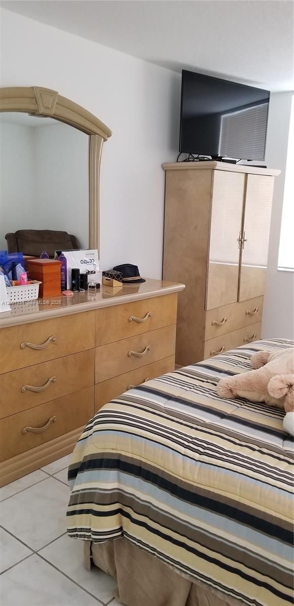 Real estate property located at 14201 Kendall Dr #212-D, Miami-dade, Promenade At Kendale Lake, Miami, FL