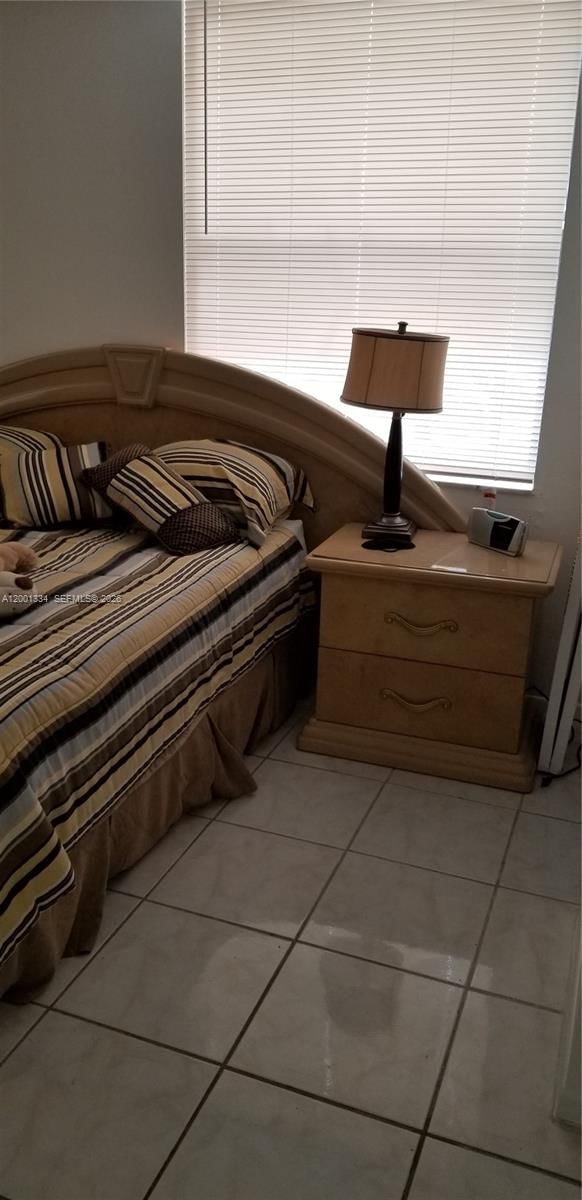 Real estate property located at 14201 Kendall Dr #212-D, Miami-dade, Promenade At Kendale Lake, Miami, FL