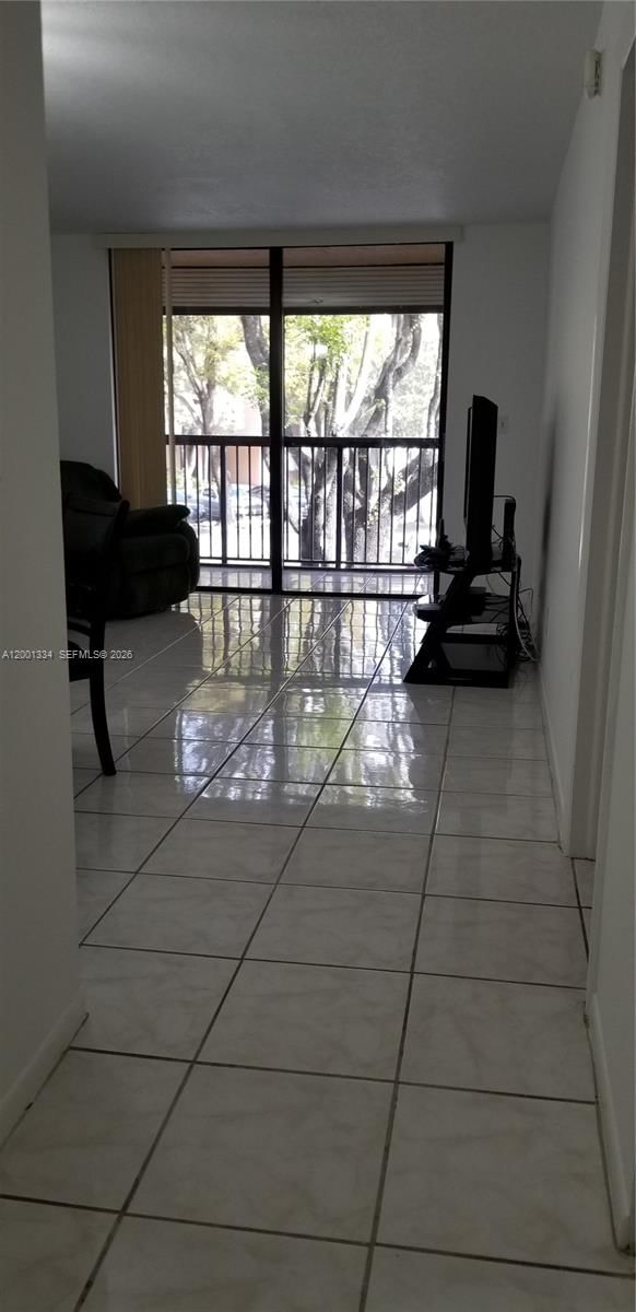 Real estate property located at 14201 Kendall Dr #212-D, Miami-dade, Promenade At Kendale Lake, Miami, FL