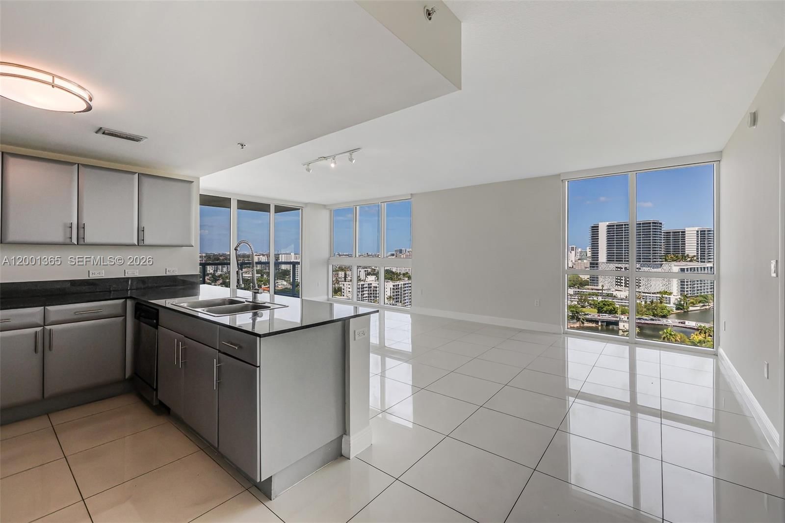 Real estate property located at 1861 S River Dr #2006, Miami-dade, Terrazas Riverpark Villag, Miami, FL