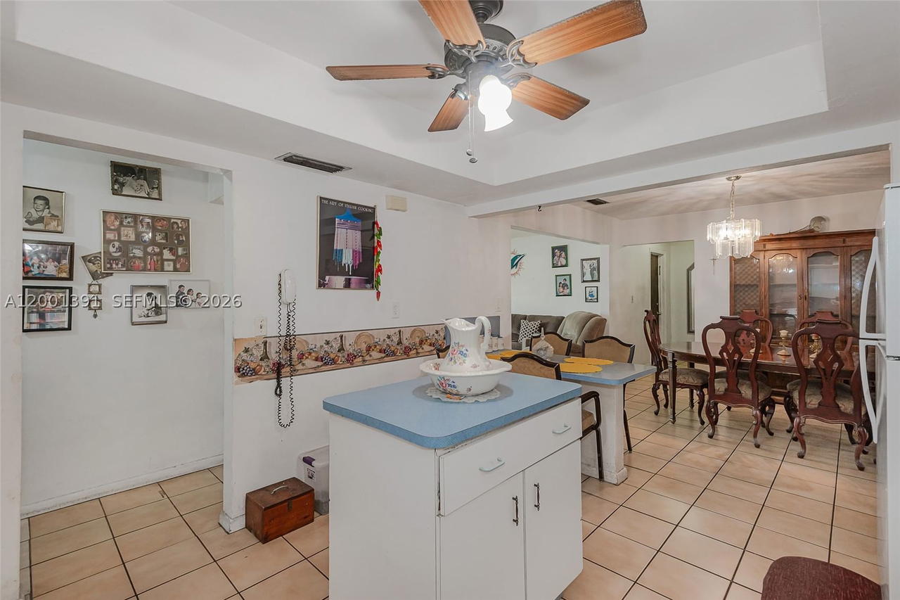 Real estate property located at 401 93rd Ave, Broward, Pasadena Lakes South, Pembroke Pines, FL