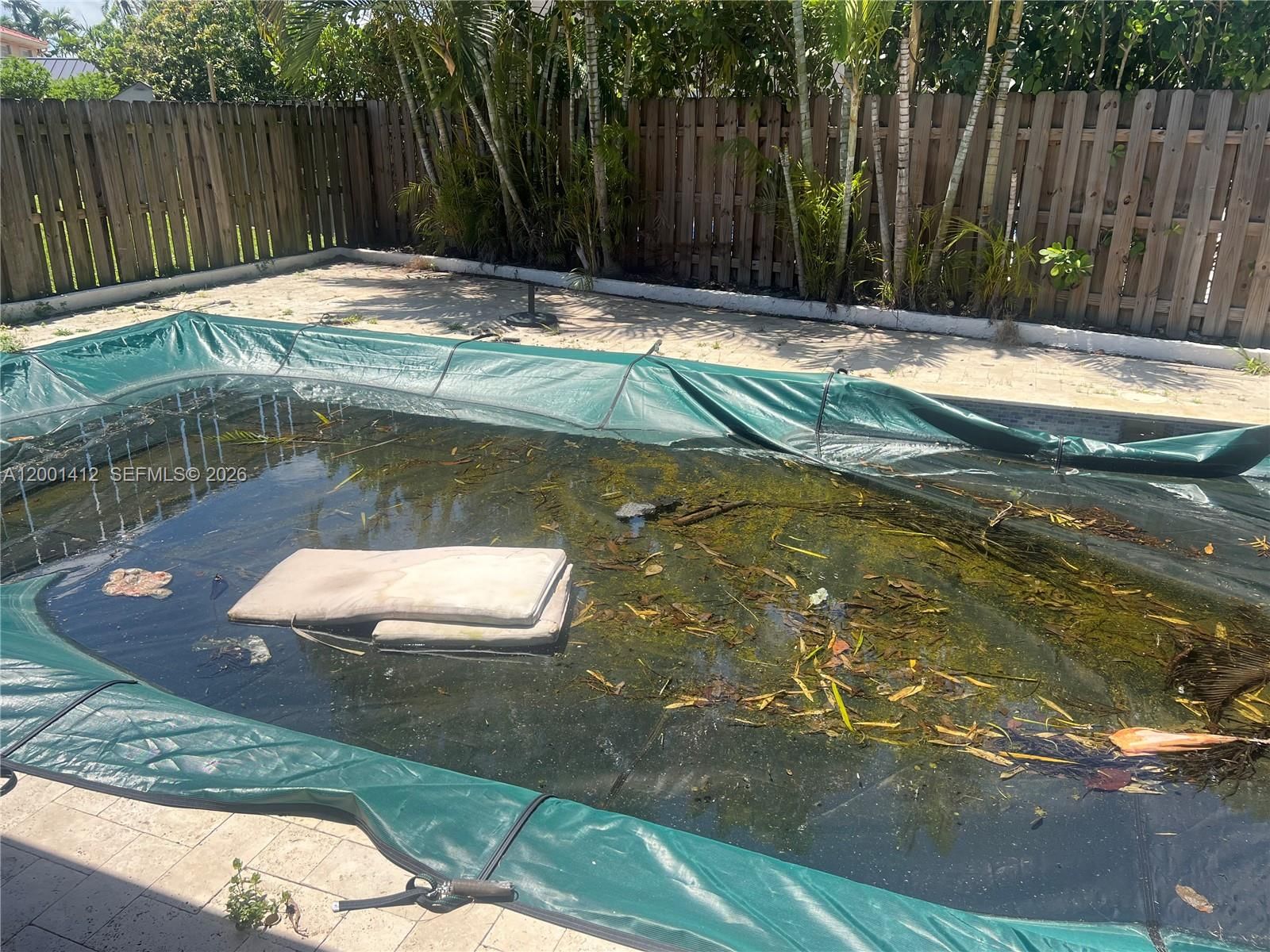 Real estate property located at 7552 157th Pl, Miami-dade, Weitzer Lago Mar Homes, Miami, FL