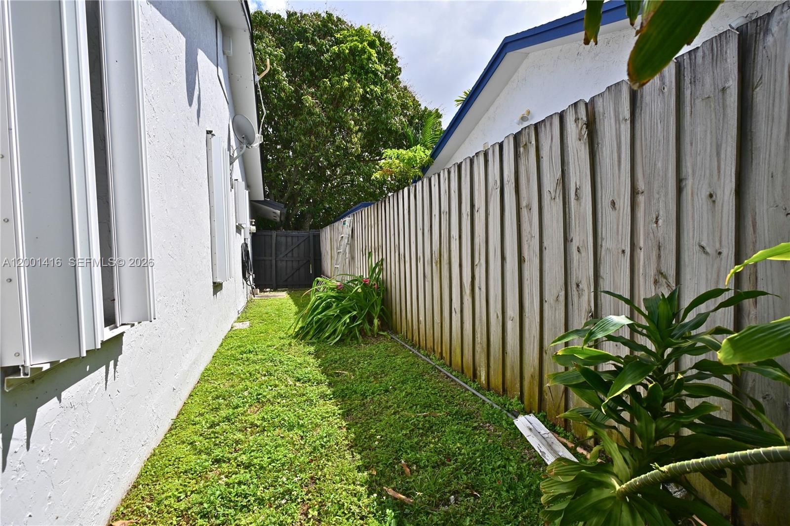 Real estate property located at 13931 105th St, Miami-dade, Caravel Country, Miami, FL