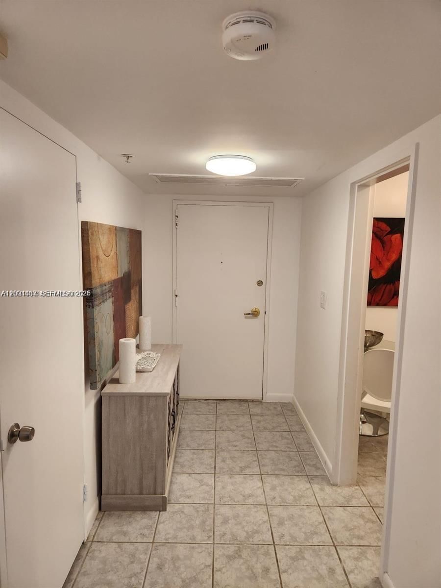 Real estate property located at 5700 Collins Ave #4N, Miami-dade, Seacoast 5700 Condo, Miami Beach, FL