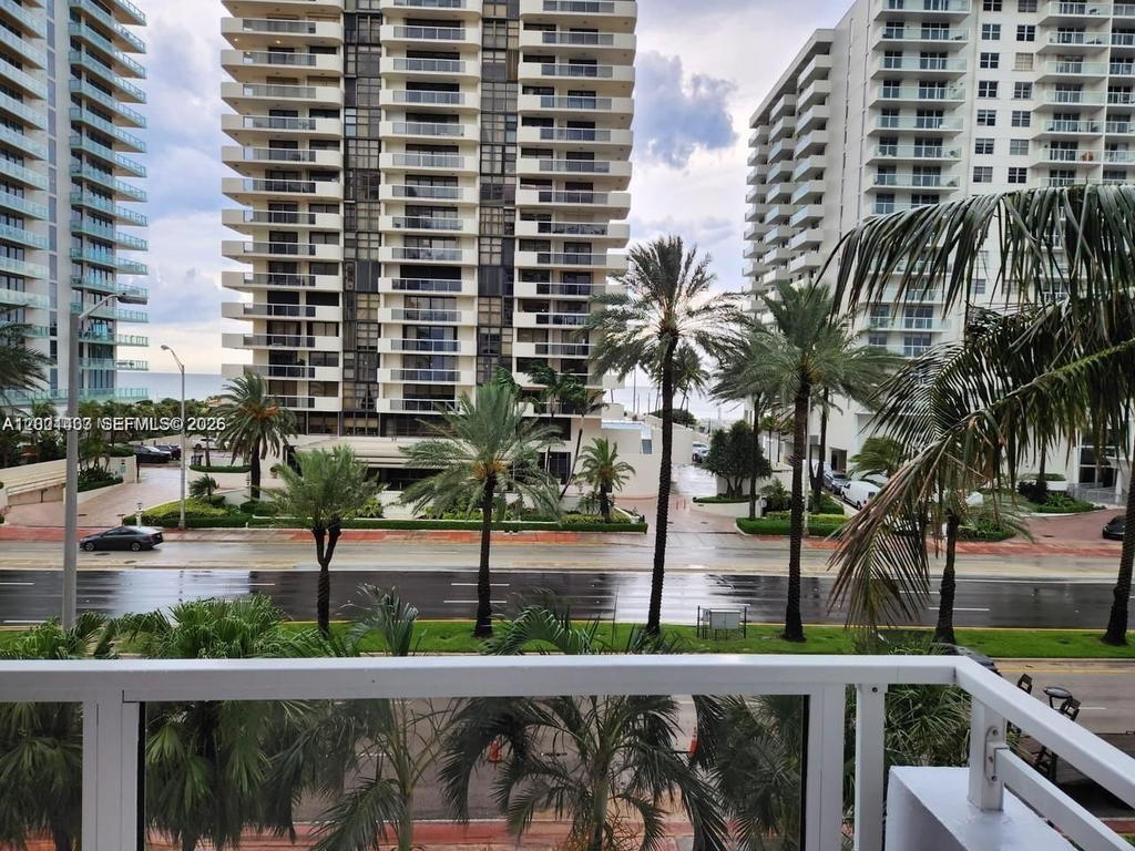 Real estate property located at 5700 Collins Ave #4N, Miami-dade, Seacoast 5700 Condo, Miami Beach, FL