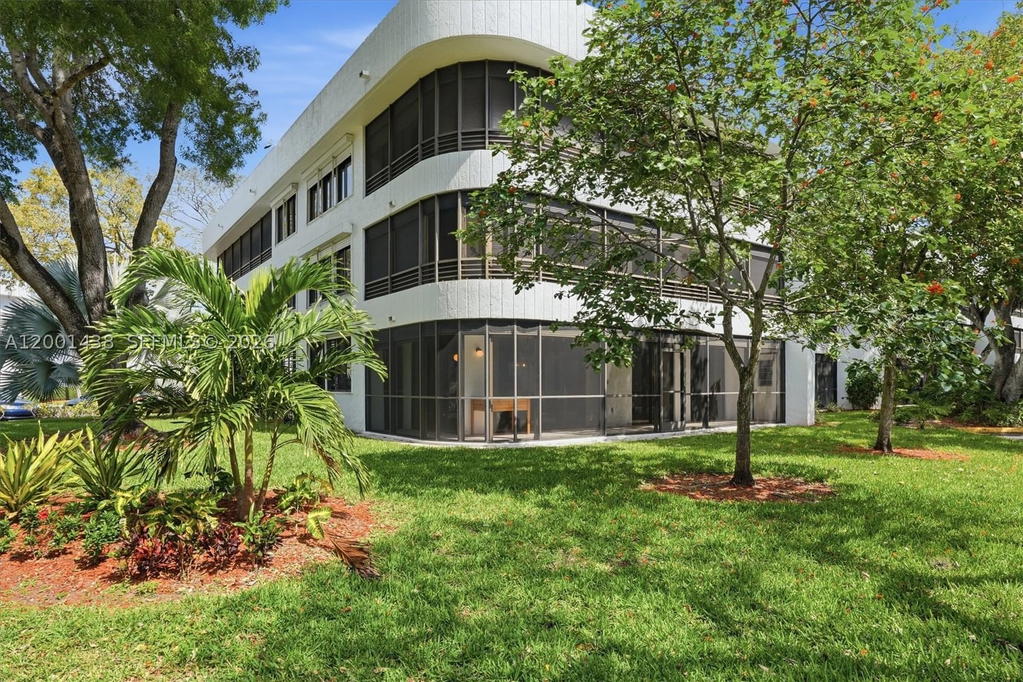 Real estate property located at 1410 Sheridan St #8i, Broward, Sheridan By The Beach Con, Hollywood, FL