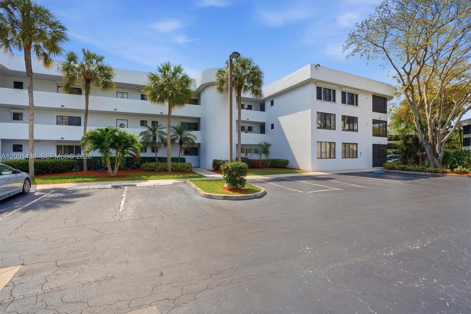 Real estate property located at 1410 Sheridan St #8i, Broward, Sheridan By The Beach Con, Hollywood, FL