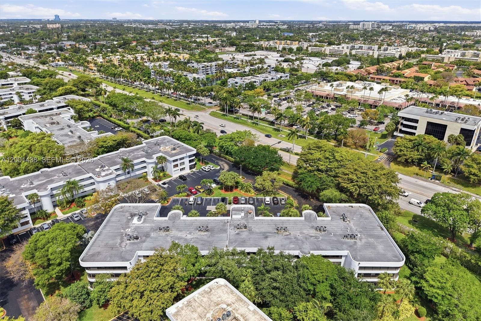 Real estate property located at 1410 Sheridan St #8i, Broward, Sheridan By The Beach Con, Hollywood, FL