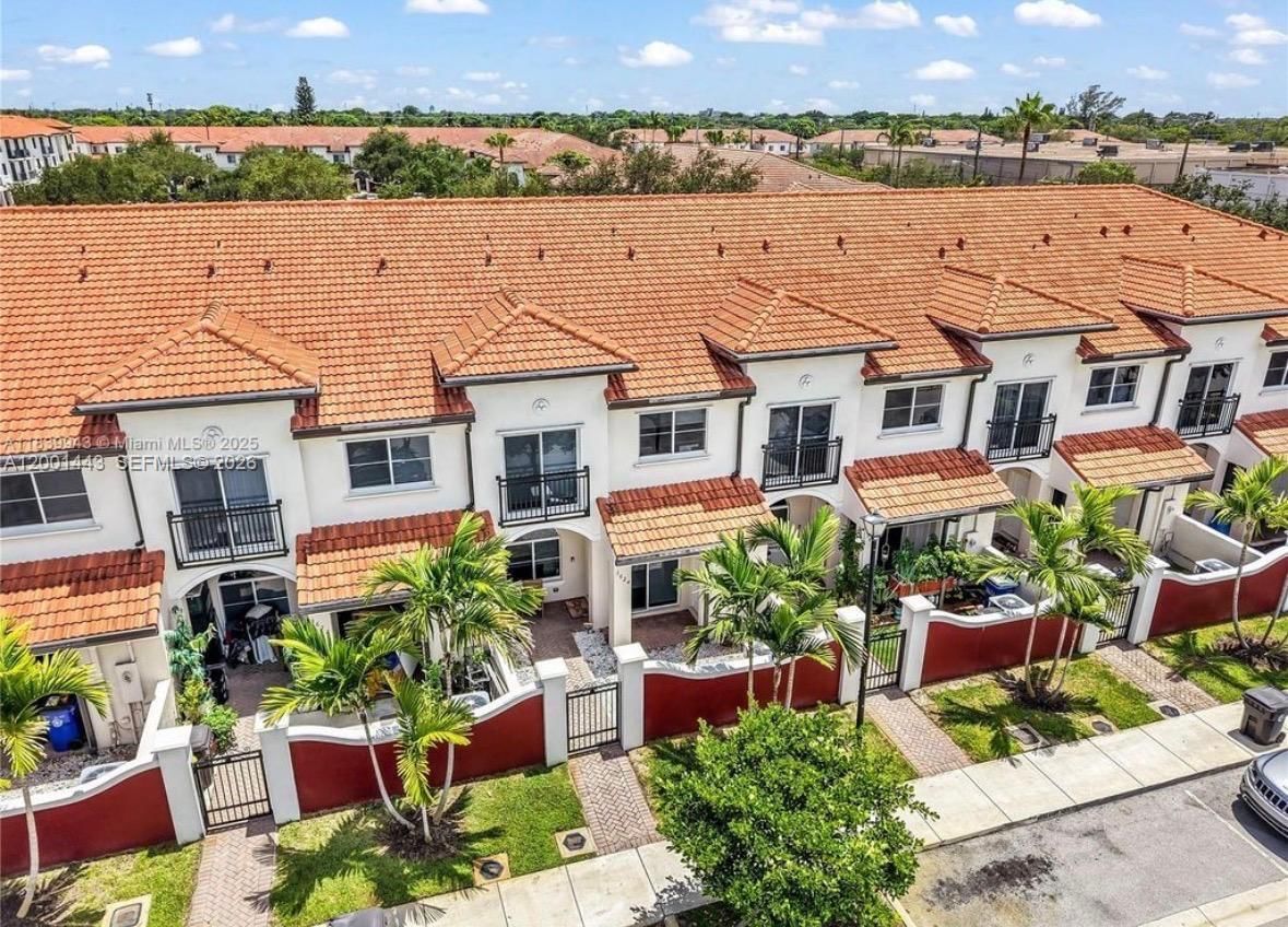 Real estate property located at 3533 30th Ct, Broward, Edc Associates Plat, Lauderdale Lakes, FL