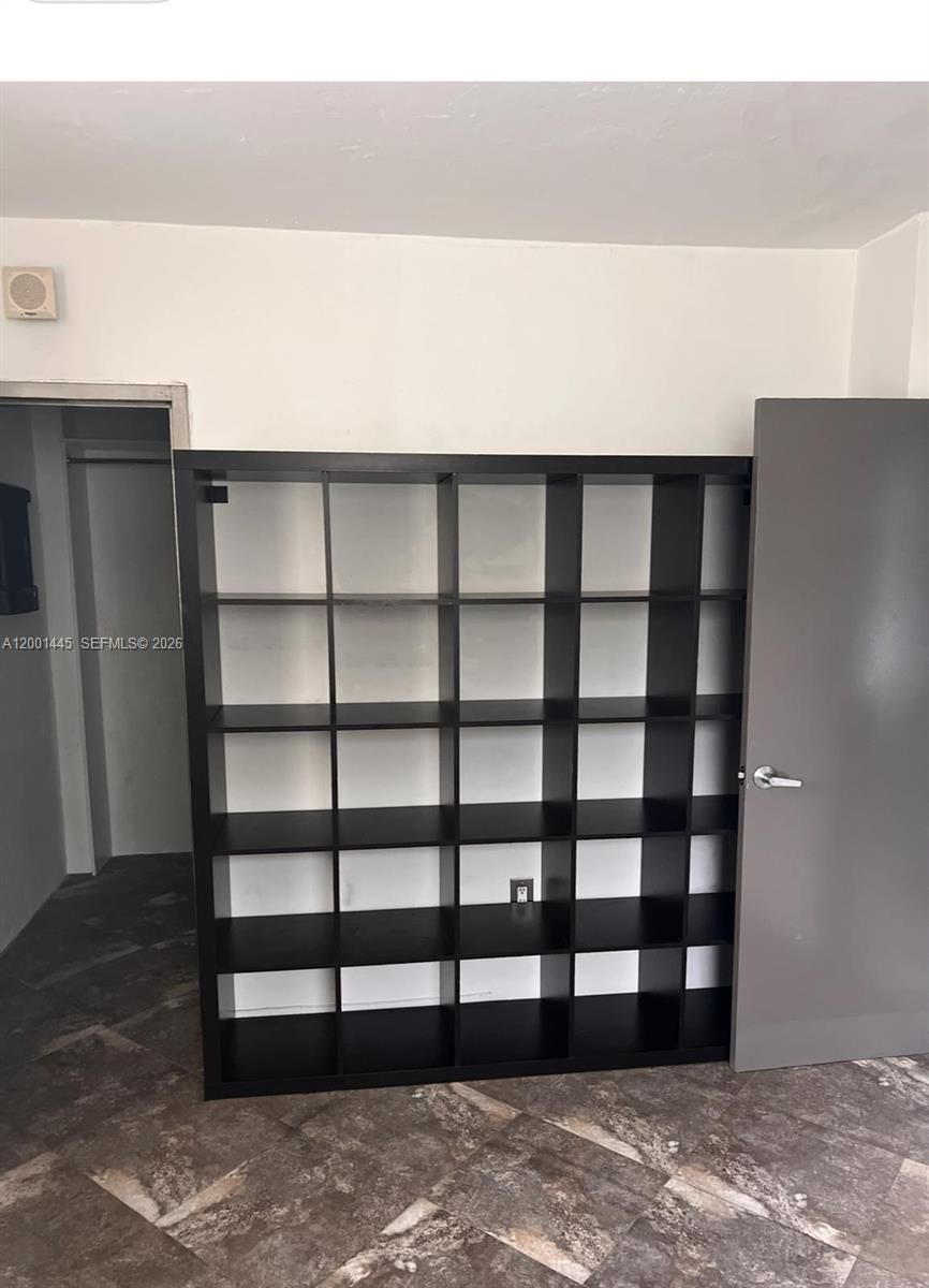 Real estate property located at 1300 Lincoln Rd A301, Miami-dade, Lincoln Towers Condominium, Miami Beach, FL