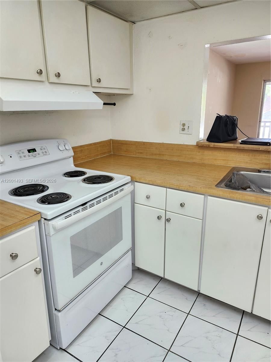 Real estate property located at 11219 88th St #205C, Miami-dade, Pine Grove Condo, Miami, FL