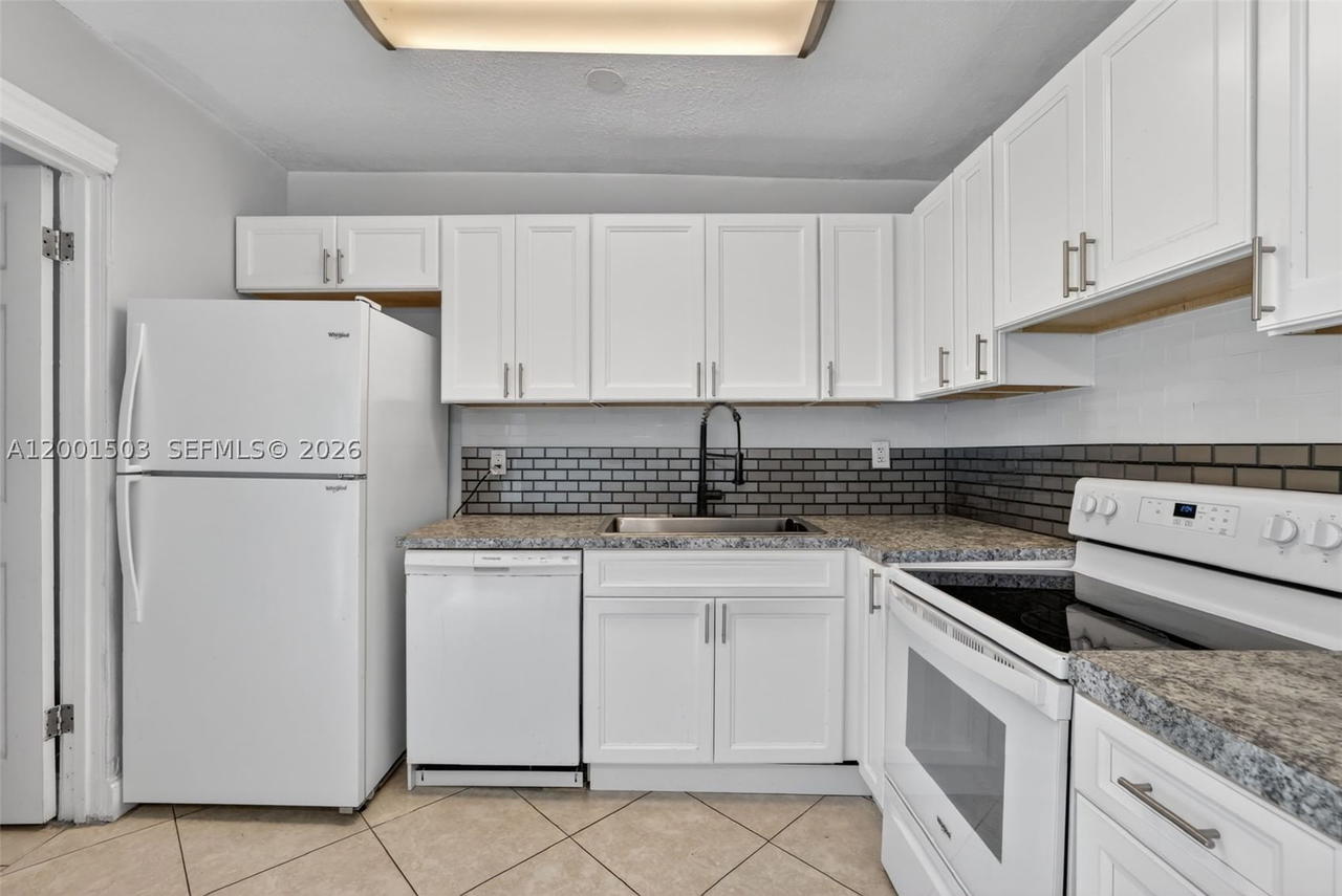 Real estate property located at 6878 15th St, Broward, Springbank Park Sec 2, North Lauderdale, FL