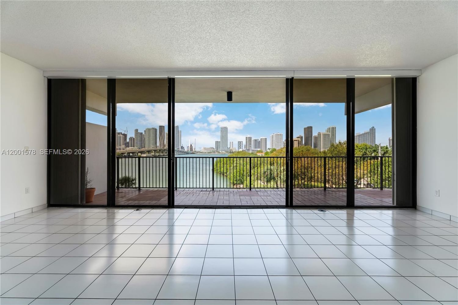 Real estate property located at 1000 Venetian Way #408, Miami-dade, One Thousand Venetian Way, Miami, FL