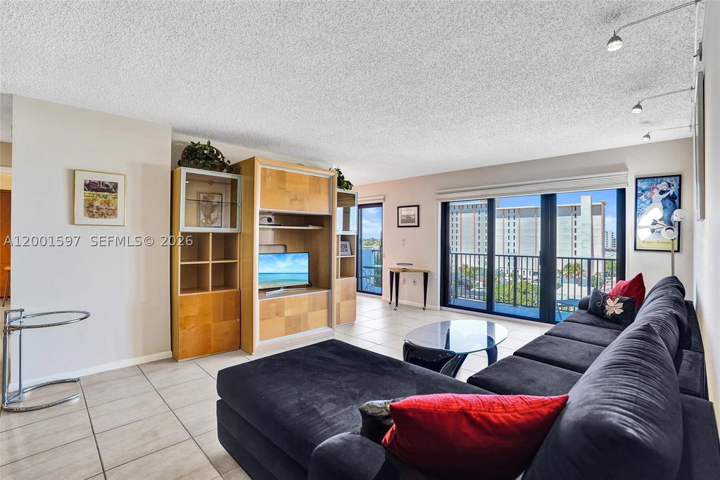 Real estate property located at 1201 Ocean Dr #604N, Broward, Summit Condo, Hollywood, FL