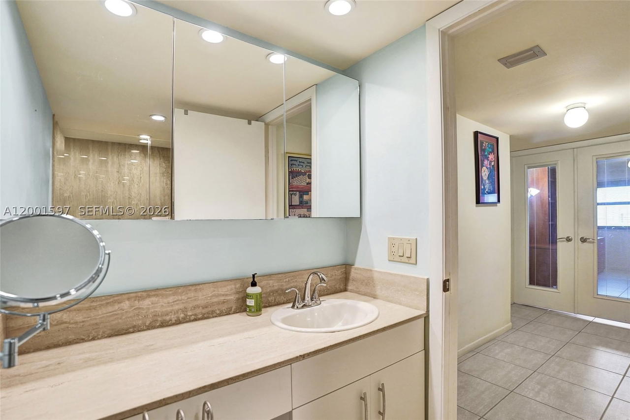 Real estate property located at 1201 Ocean Dr #604N, Broward, Summit Condo, Hollywood, FL