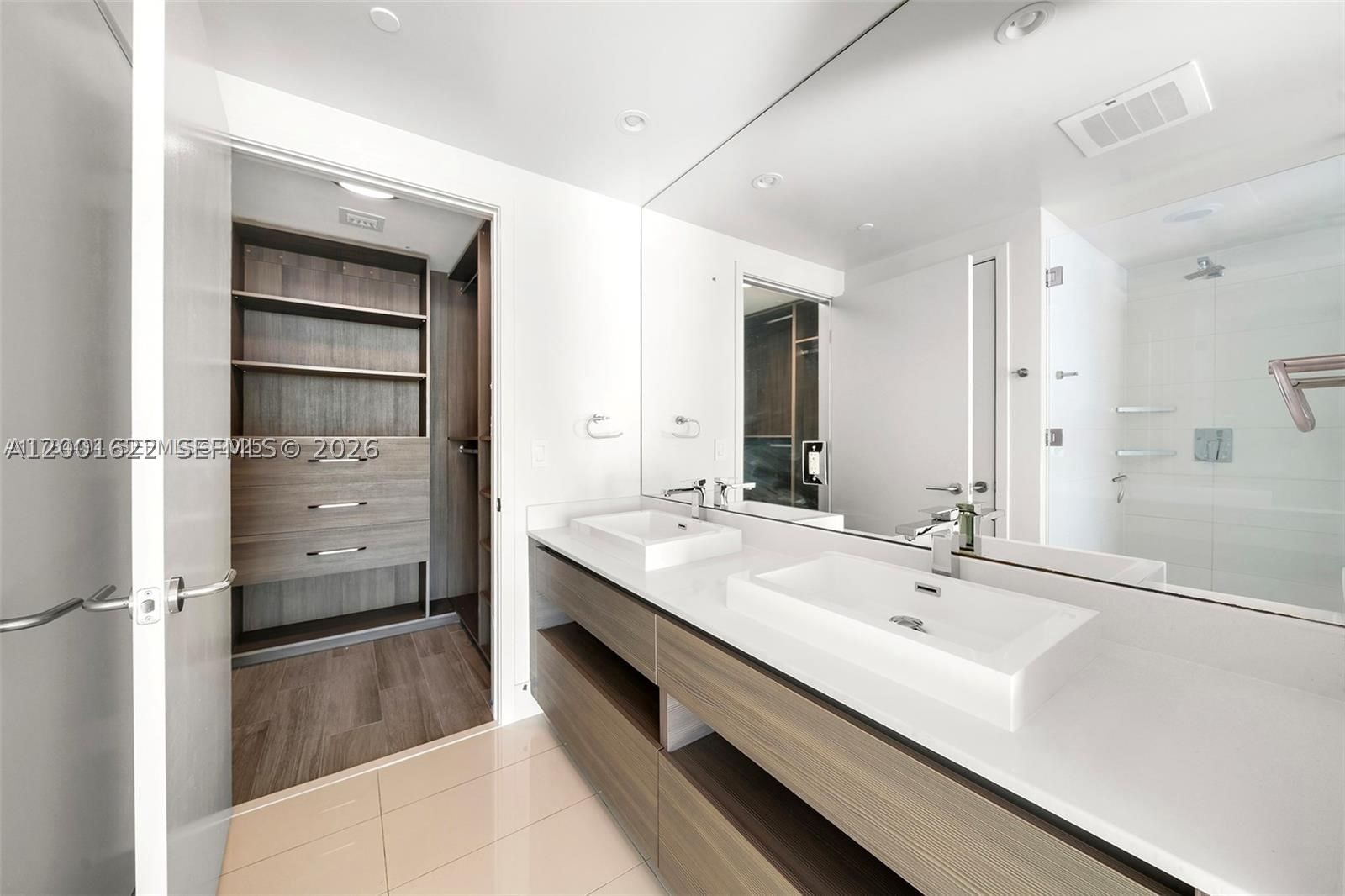 Real estate property located at 460 28th St #2707, Miami-dade, Icon Bay Condo, Miami, FL