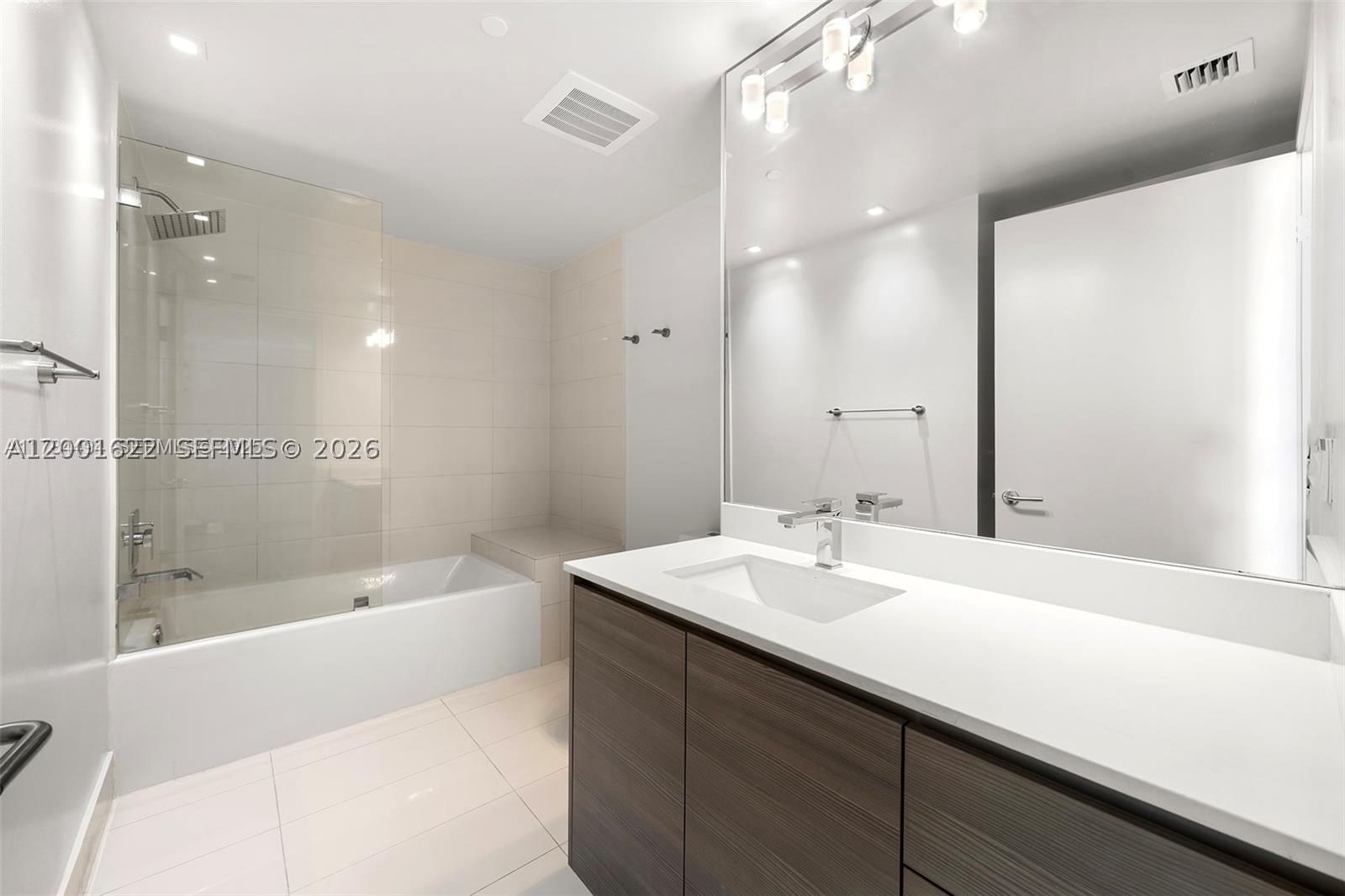 Real estate property located at 460 28th St #2707, Miami-dade, Icon Bay Condo, Miami, FL