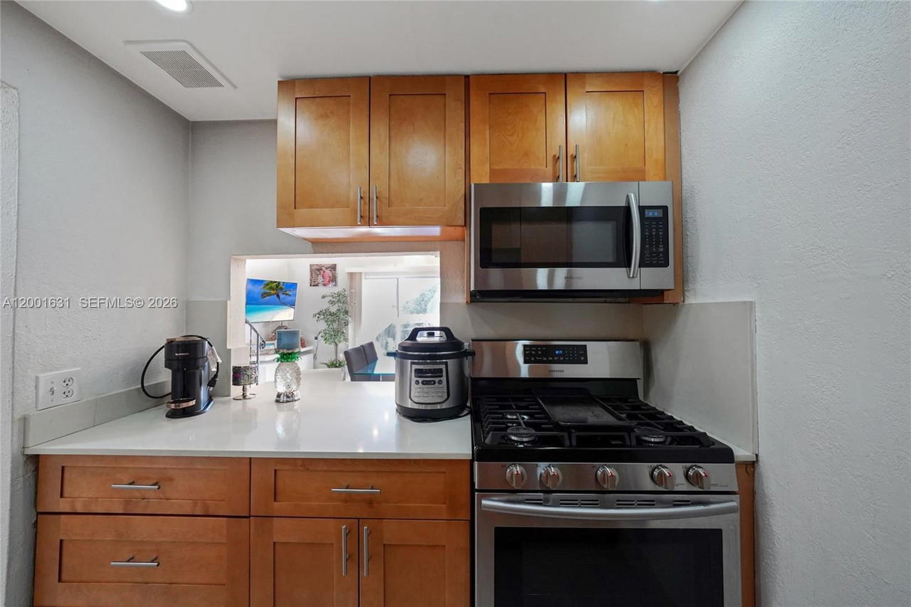Real estate property located at 1305 53rd St #429, Miami-dade, Villa Catalina Condo, Hialeah, FL