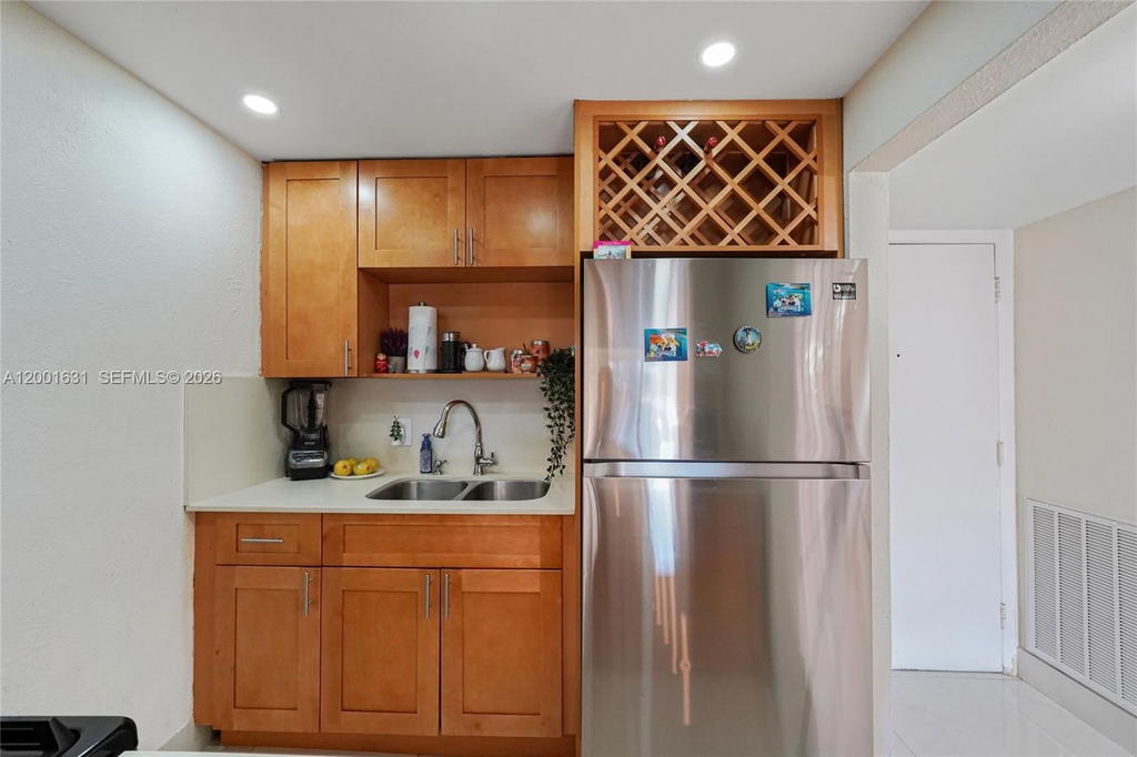 Real estate property located at 1305 53rd St #429, Miami-dade, Villa Catalina Condo, Hialeah, FL
