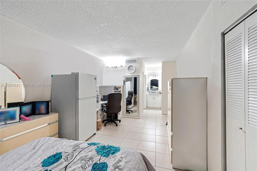 Real estate property located at 1305 53rd St #429, Miami-dade, Villa Catalina Condo, Hialeah, FL