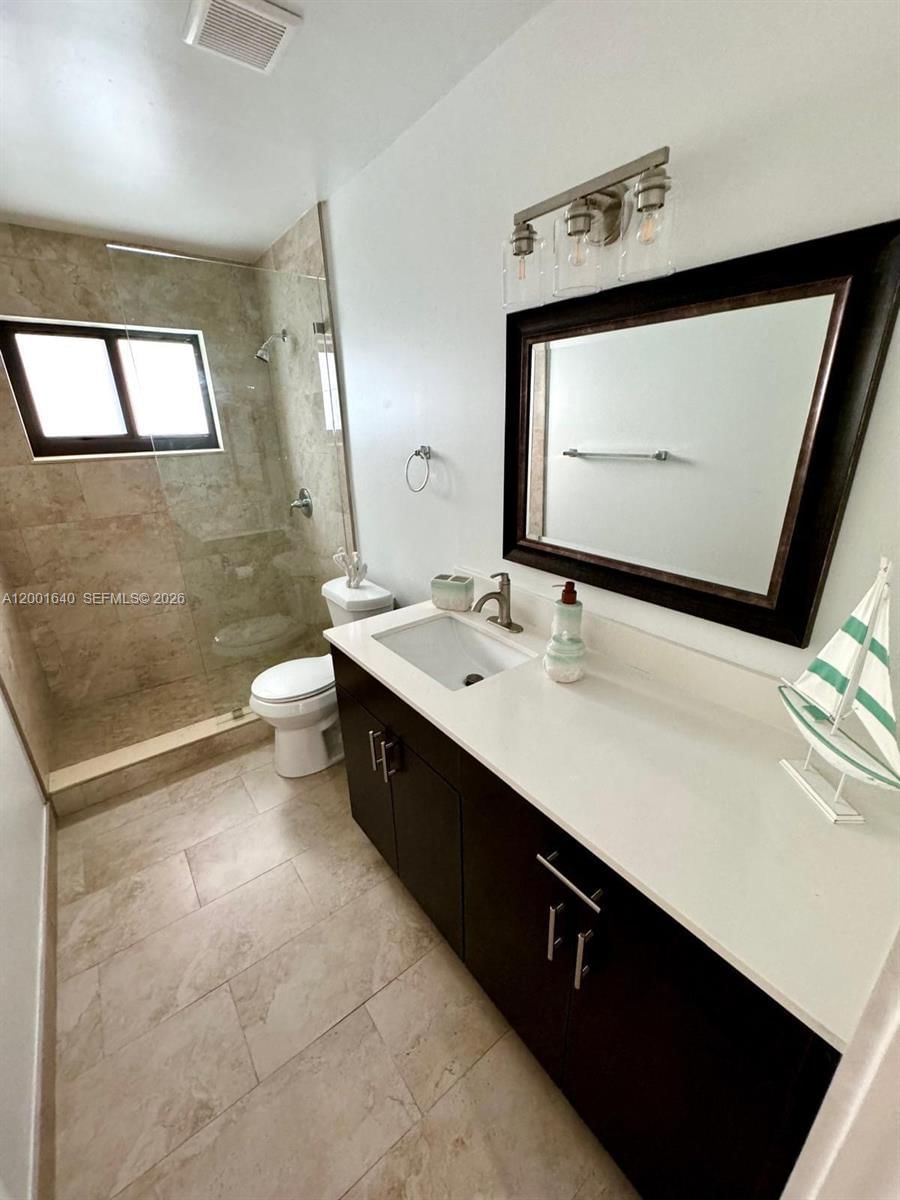 Real estate property located at 7200 12th Ave, Miami-dade, Lake Laurence North, Hialeah, FL