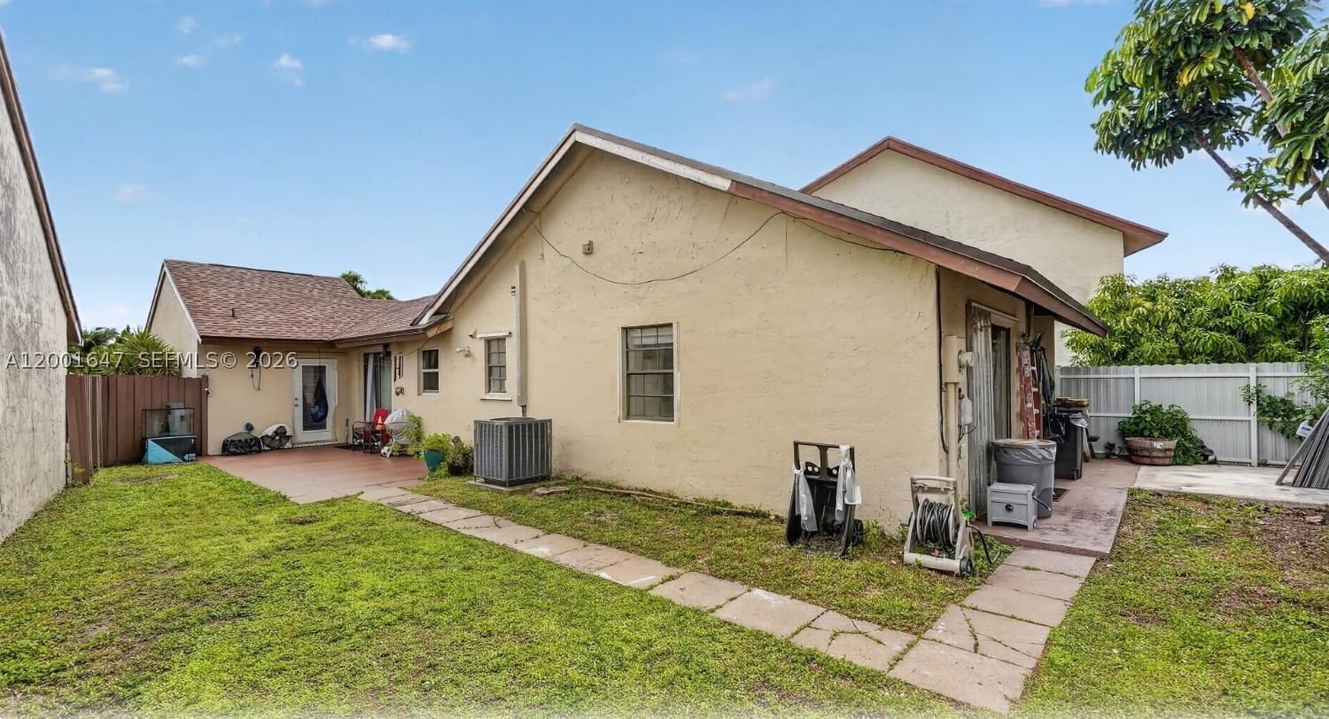 Real estate property located at 7010 103rd Pl, Miami-dade, Pueblo Del Sol Sec 1, Miami, FL