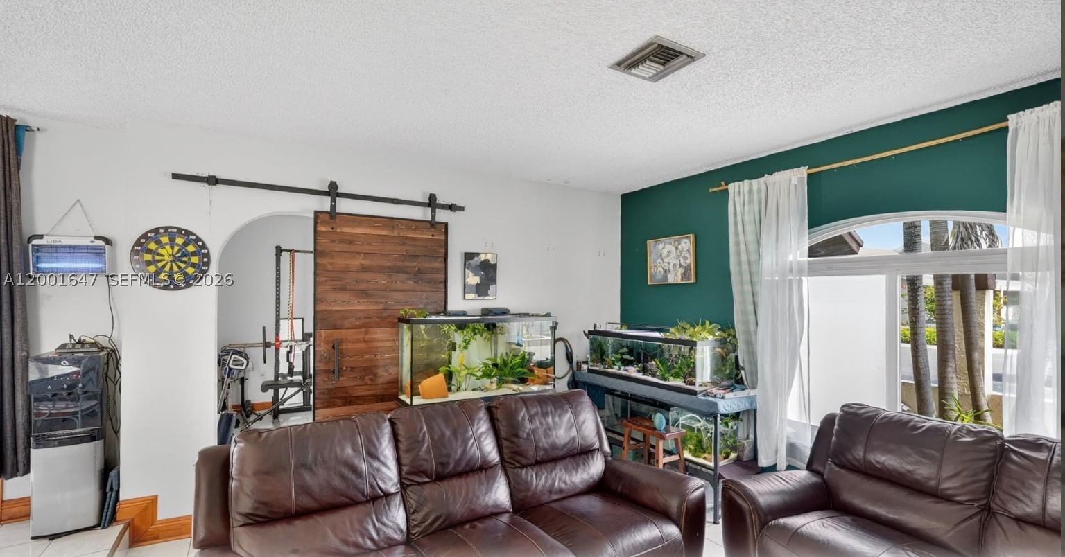 Real estate property located at 7010 103rd Pl, Miami-dade, Pueblo Del Sol Sec 1, Miami, FL