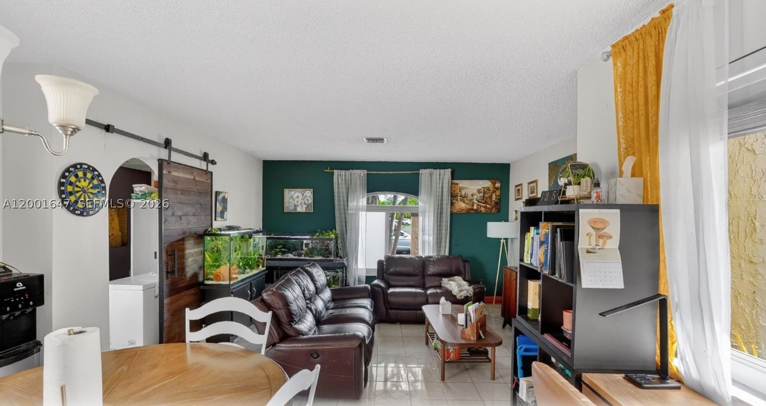 Real estate property located at 7010 103rd Pl, Miami-dade, Pueblo Del Sol Sec 1, Miami, FL