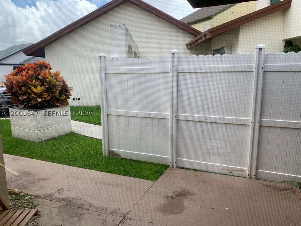 Real estate property located at 7010 103rd Pl, Miami-dade, Pueblo Del Sol Sec 1, Miami, FL