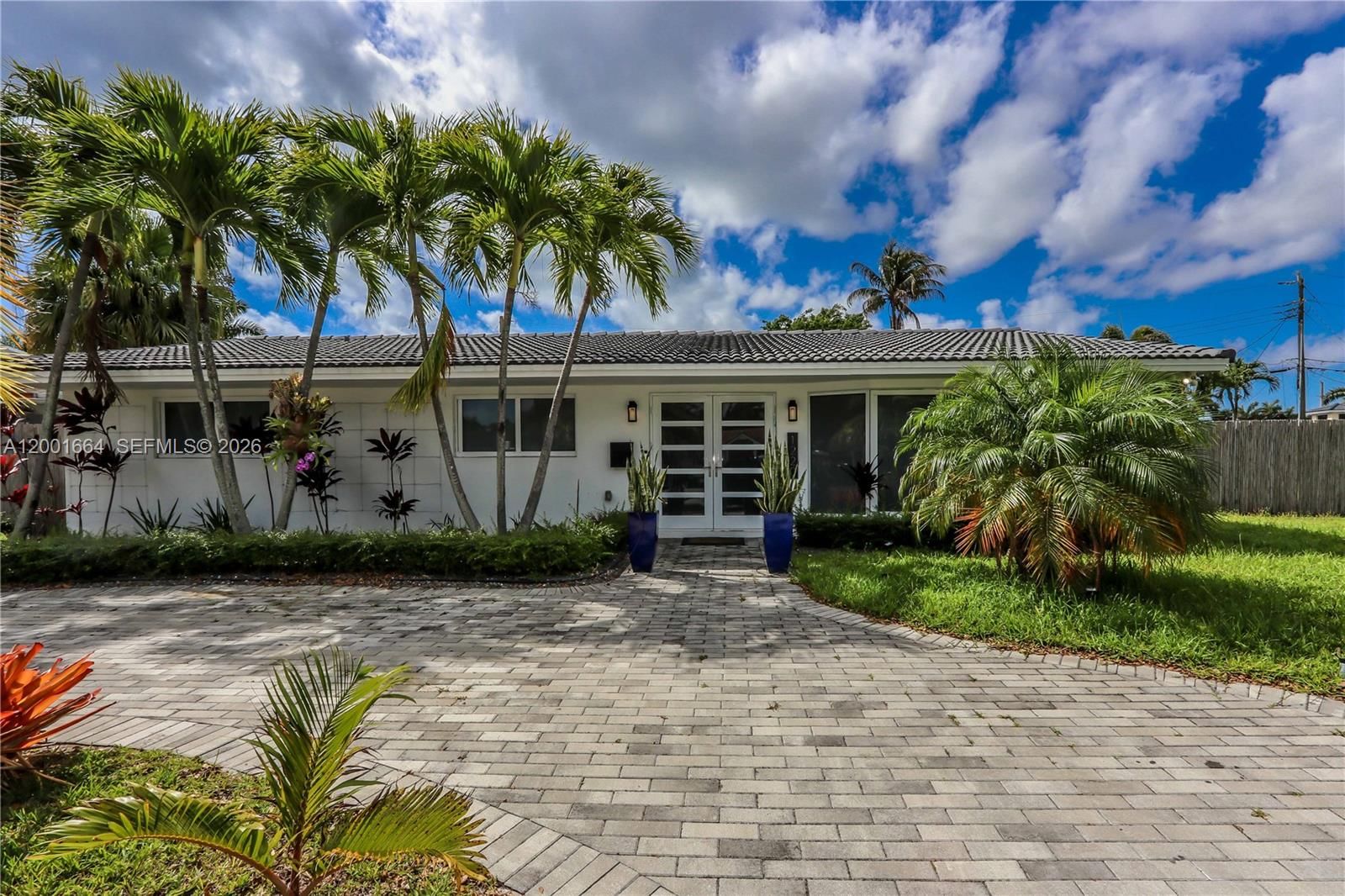 Real estate property located at 1220 Azalea Cres, Broward, Hollywood Golf Estates Se, Hollywood, FL