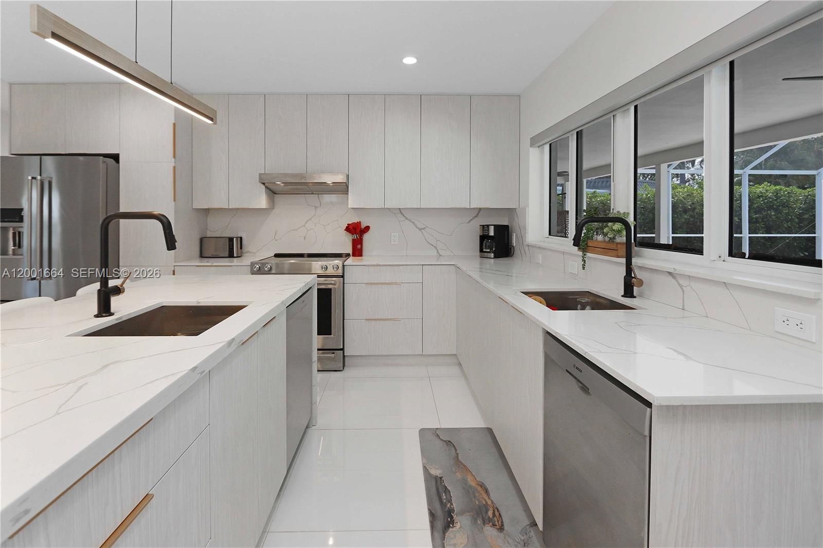 Real estate property located at 1220 Azalea Cres, Broward, Hollywood Golf Estates Se, Hollywood, FL