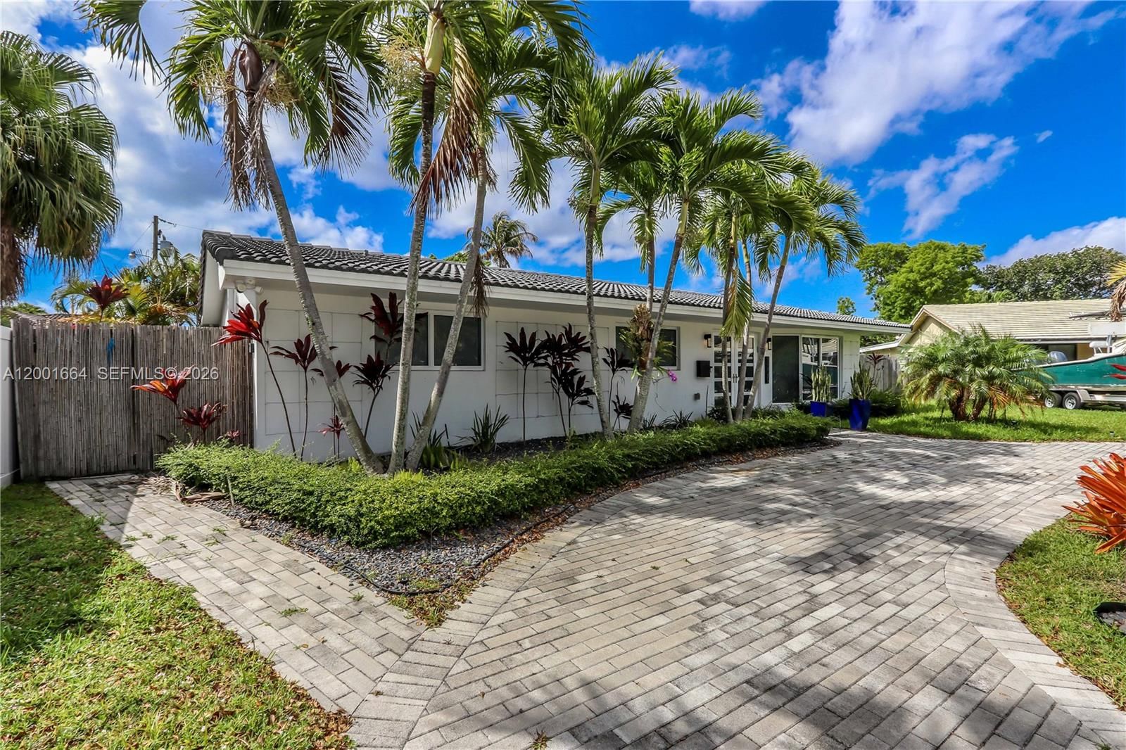Real estate property located at 1220 Azalea Cres, Broward, Hollywood Golf Estates Se, Hollywood, FL