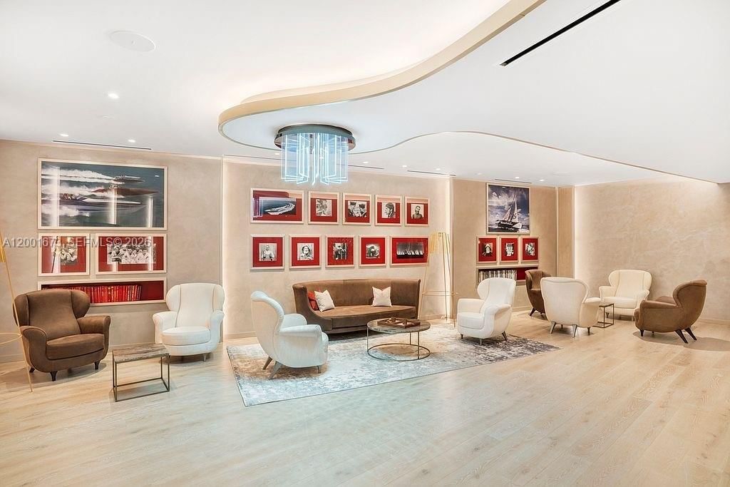 Real estate property located at 1000 Brickell Plz #3904, Miami-dade, Brickell Flatiron Condo, Miami, FL