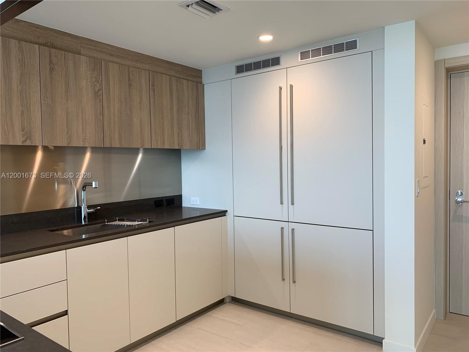 Real estate property located at 1000 Brickell Plz #3904, Miami-dade, Brickell Flatiron Condo, Miami, FL