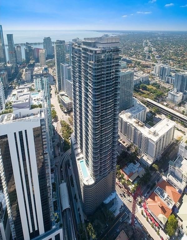 Real estate property located at 1000 Brickell Plz #3904, Miami-dade, Brickell Flatiron Condo, Miami, FL