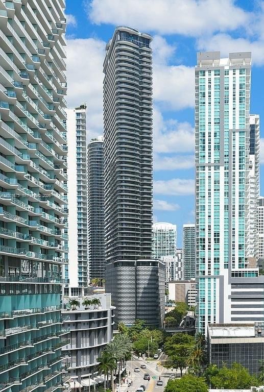 Real estate property located at 1000 Brickell Plz #3904, Miami-dade, Brickell Flatiron Condo, Miami, FL