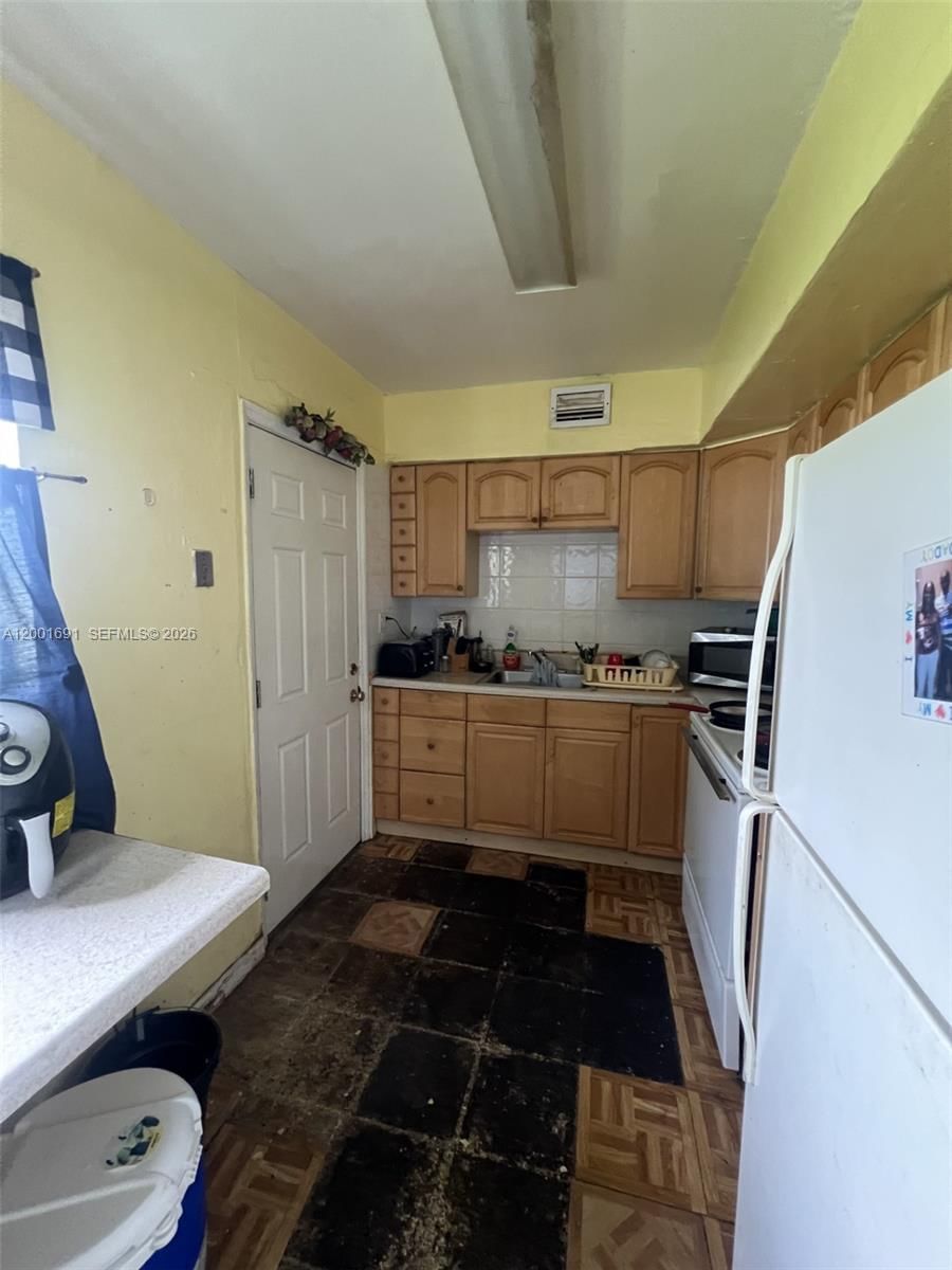 Real estate property located at 10781 221st St, Miami-dade, Lincoln Ests, Miami, FL