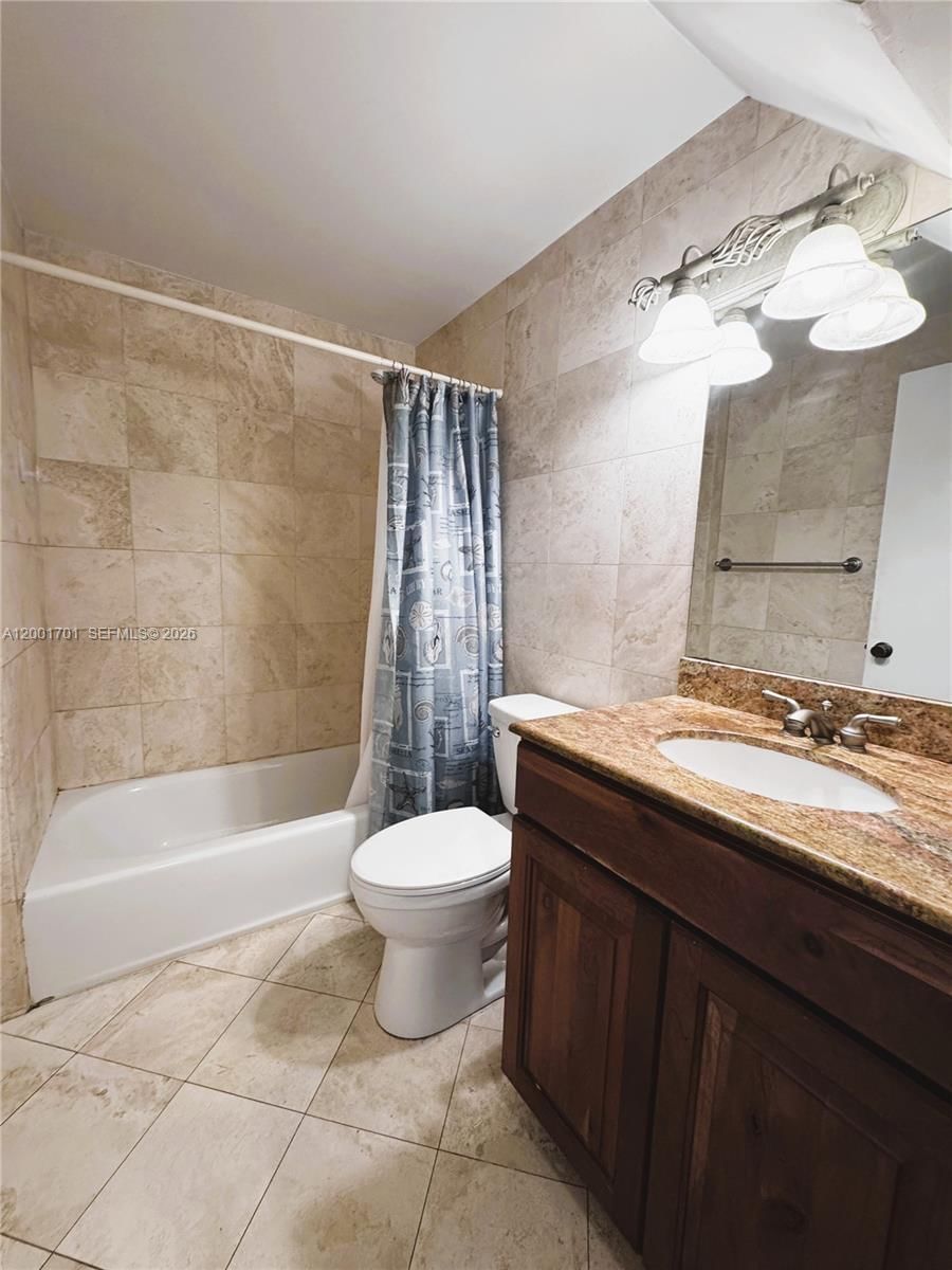 Real estate property located at 3054 Center St #3054, Miami-dade, Center Grove Villas Condo, Miami, FL