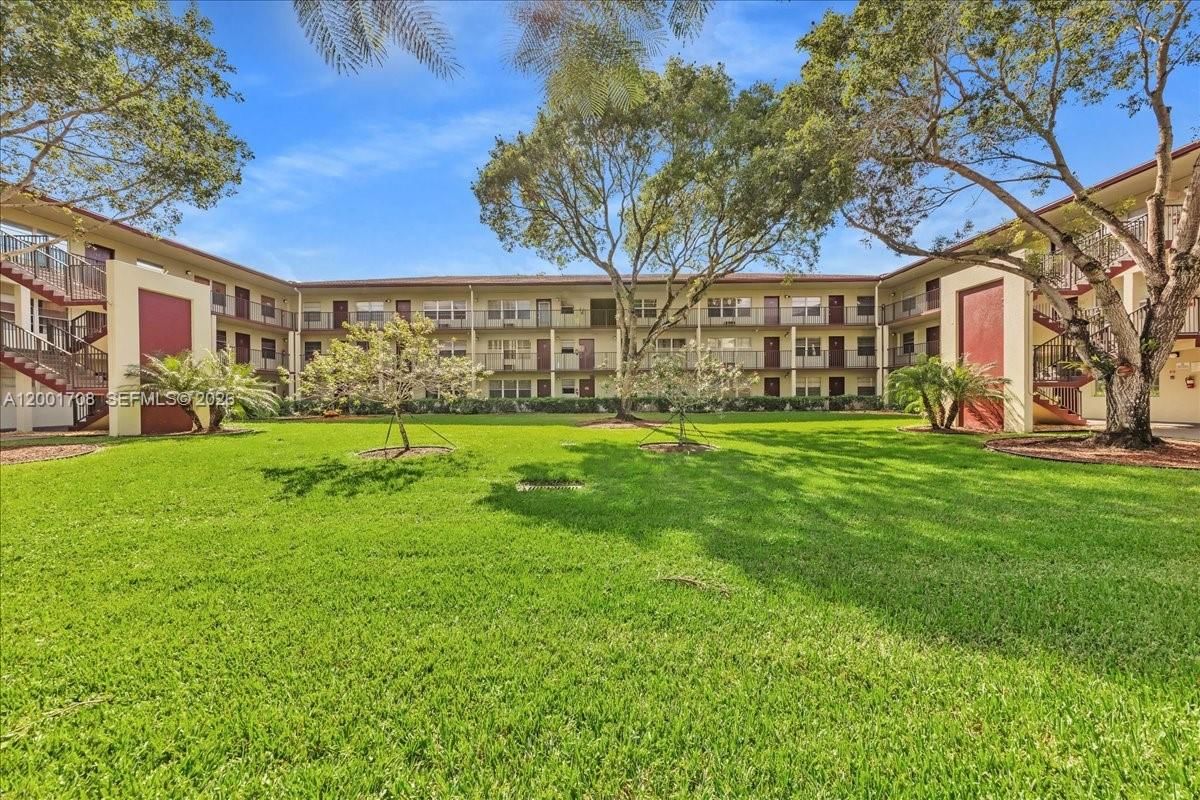Real estate property located at 13500 1st St #307U, Broward, New Hampton At Century Vi, Pembroke Pines, FL