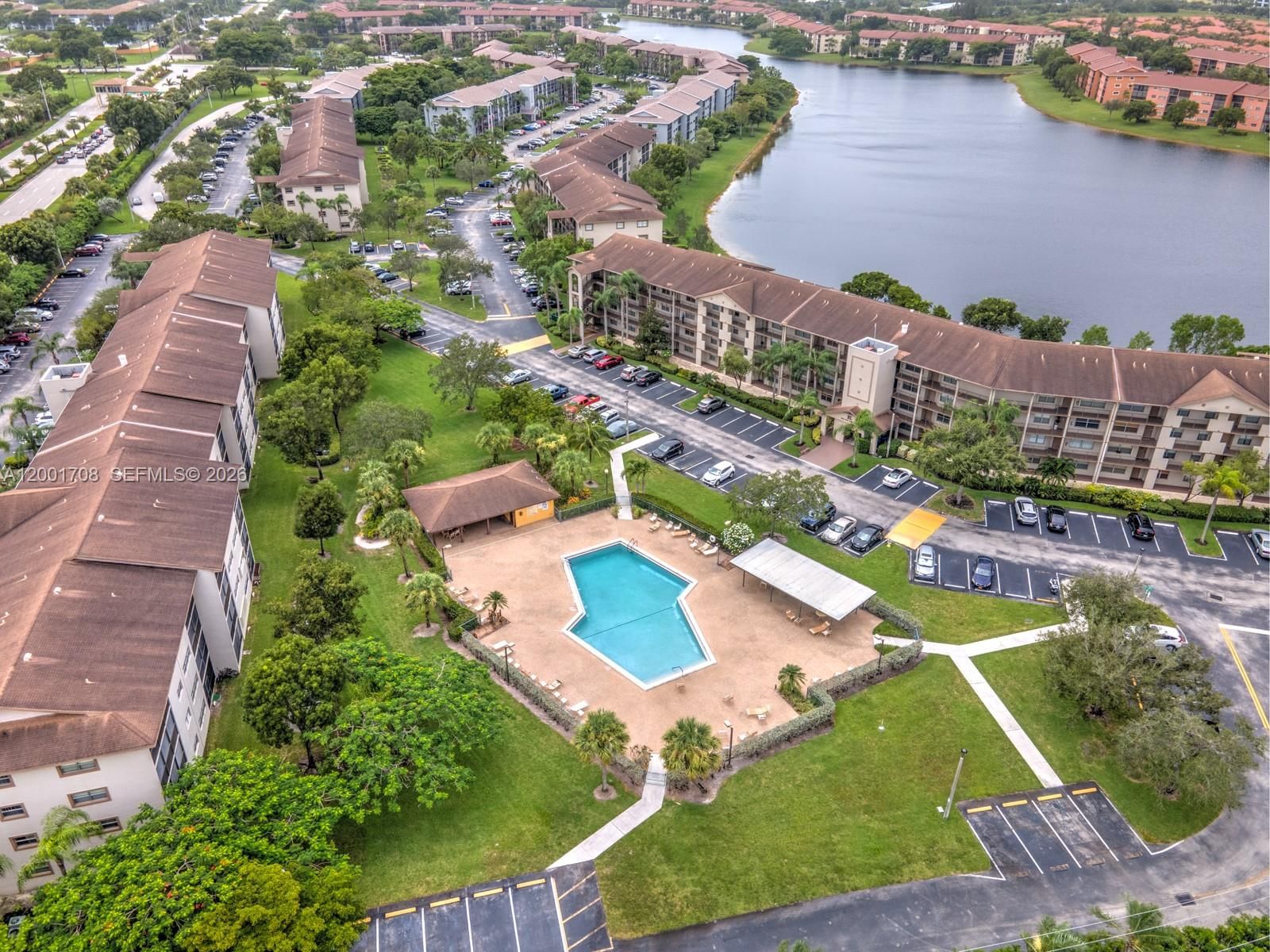 Real estate property located at 13500 1st St #307U, Broward, New Hampton At Century Vi, Pembroke Pines, FL