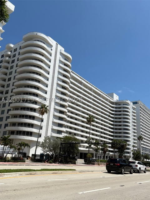 Real estate property located at 5555 Collins Ave #8S, Miami-dade, Oceanside Plaza Condo, Miami Beach, FL