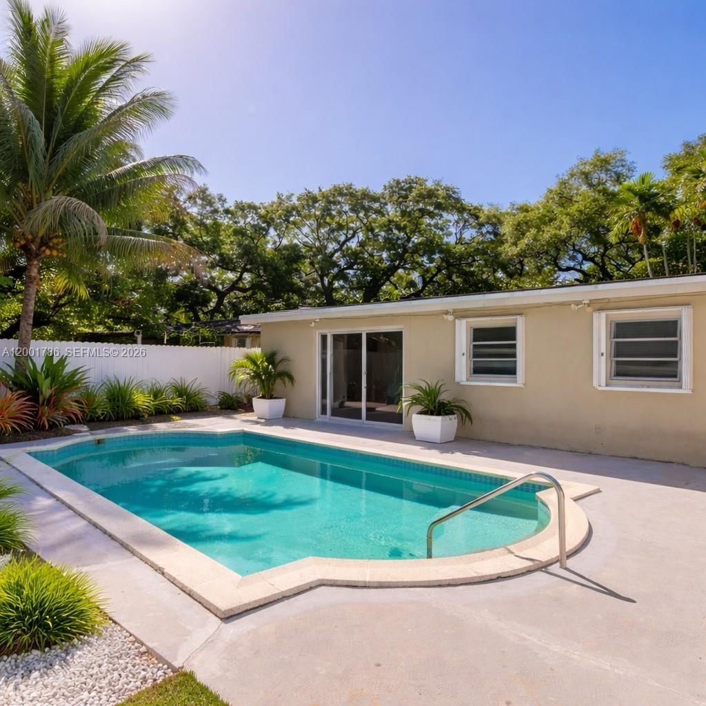 Real estate property located at 565 160th Ter, Miami-dade, Fulford Highlands 3 Addn, Miami, FL