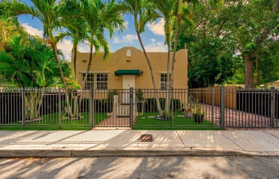 Real estate property located at 7611 3rd Ave, Miami-dade, Pinemount, Miami, FL