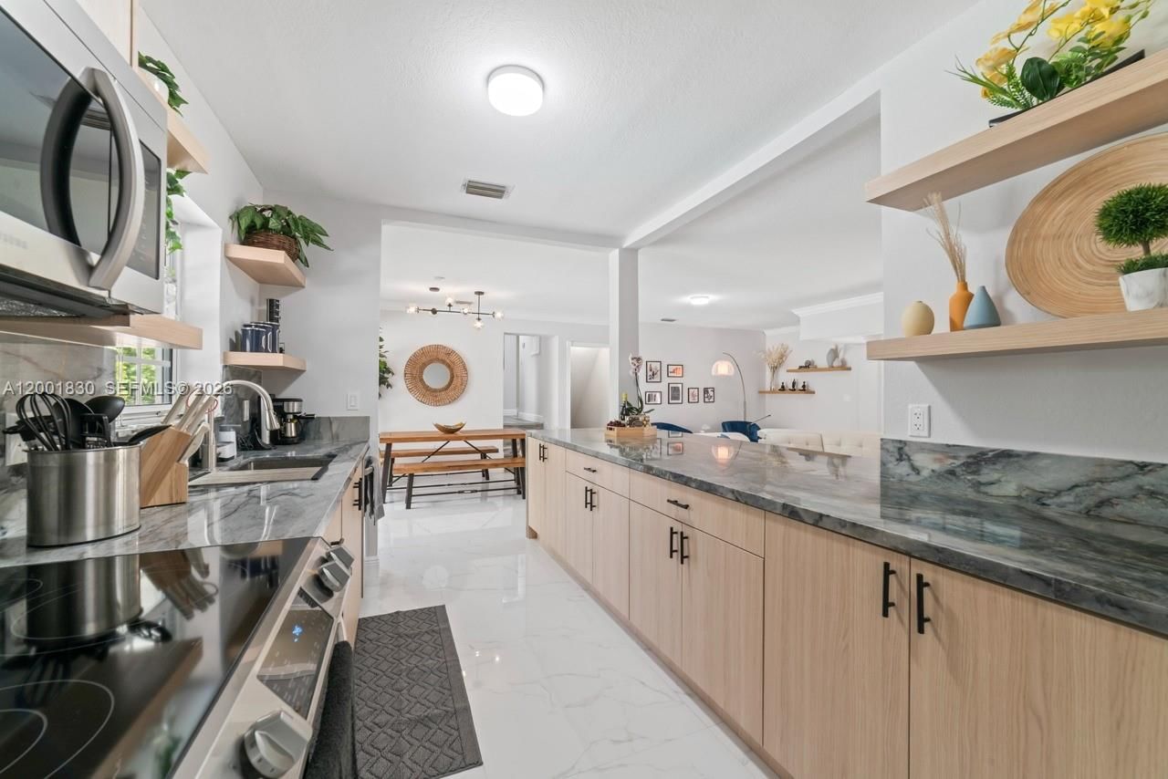 Real estate property located at 18901 10th Ct, Miami-dade, Norwood 3 Addn Sec 1, Miami Gardens, FL