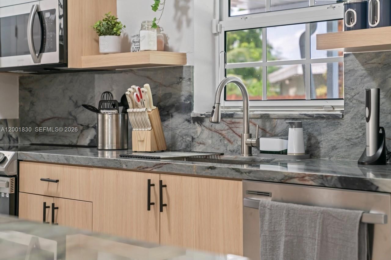 Real estate property located at 18901 10th Ct, Miami-dade, Norwood 3 Addn Sec 1, Miami Gardens, FL